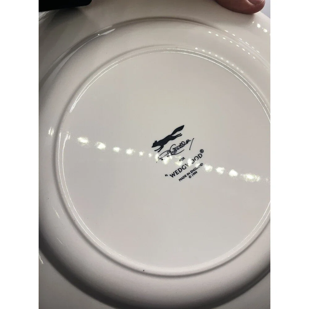 Wedgwood 'Paul Costello' 11.125 inch Plates in Limestone x 8